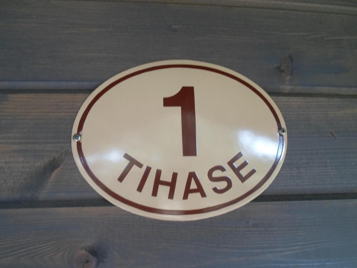 Tihase Puhkemajake 派尔努 外观 照片